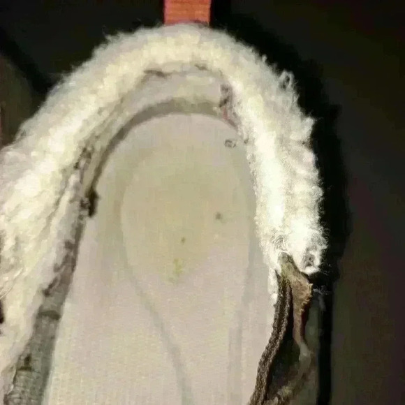 Keen Dry Distressed Brown Clog Slip On faux Fur Lining size 8.5 - Picture 3 of 7